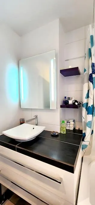 Charming Nest In Paris-Pont Cardinet Apartment