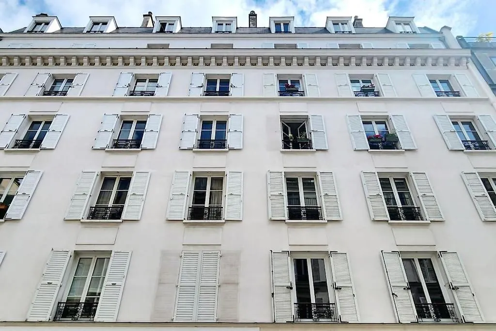 Charming Nest In Paris-Pont Cardinet Apartment